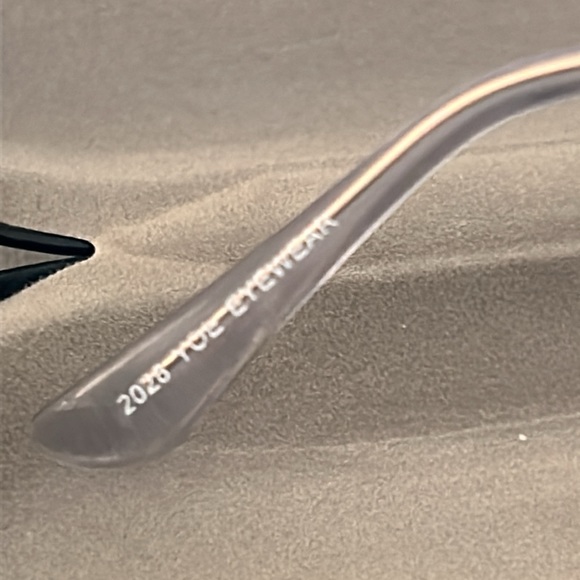 Ray Ban rose gold and pink mirror lenses - Picture 5 of 5